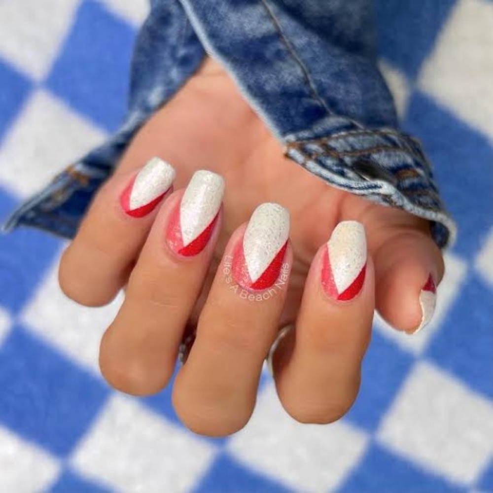 B2G1 CANADIAN CHEER Color Street Nail Strips